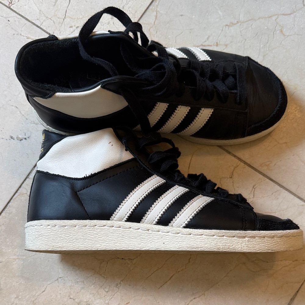 Adidas Black and White Classic Sneakers 6.5
